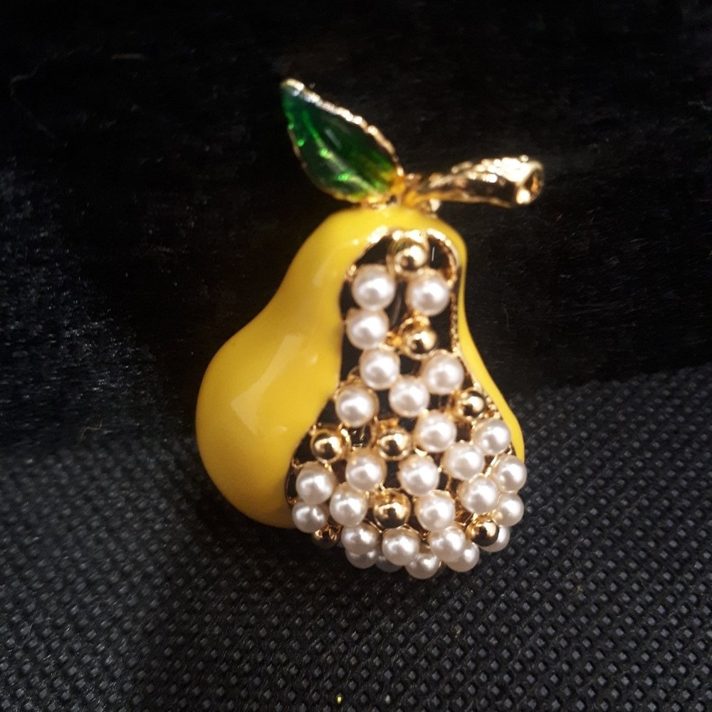 Vintage Pair Shape Clustar Beaded Brooch